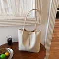 Elegante borsa tote intrecciata beige di grande capacità con spalline lunghe da donna - Bianco