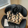 Bolso tote vintage de lona beige con lunares negros y correas de cuero sintético - Negro