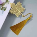 Squisito segnalibro in metallo foglia di acero oro con elegante nappa gialla - Stile Nappa Foglia d'Acero / 50x60mm