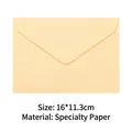 Sobre de papel especial texturizado en amarillo crema, 16x11,3 cm, ideal para invitaciones - Amarillo Crema