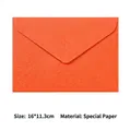 Sobre de papel especial naranja vibrante de alta gama con textura de grano de madera realista - Naranja Vibrante