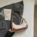Elegant canvas and brown leather color-block handbag featuring a gold chain strap detail - No Pendant / Off White