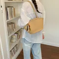 Elegante bolso tote de paja tejida beige para mujer con detalle de borla de cuentas - Con Colgante / Amarillo