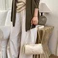 Elegante cremefarbene Kissentasche für Damen stilvolle Pendler-Boston-Handtasche - Gebrochenes Weiß