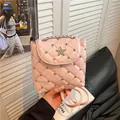 Mini sac à dos rose matelassé avec détail d'étoile et bretelles en chaîne pour femme - Style Étoile Matelassé (JC1550) / Rose