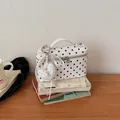 Κομψή λευκή μίνι τσάντα χειρός με μαύρα πουά και διακοσμητική καρδιά από πέρλες - Regular Fit / Λευκό