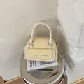 Charmante gelbe Handtasche mit Polka Dots, Spitze und Schleife für den Frühlingslook - Standardausführung / Gelb