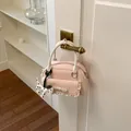 Elegante rosa und weiße Handtasche mit Schleife und Dalmatiner-Schlüsselanhänger - Mit Dalmatiner Anhänger / Rosa