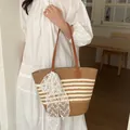 Elegante bolso de paja tejido a mano con lazo de encaje blanco para vacaciones en la playa - Rayas Trigo Caqui (Con Pañuelo)