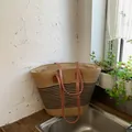 Bolso tote de paja tejido a mano con rayas negras y correas de cuero sintético - Rayas Finas Caqui y Negro