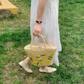 Bolso de mano de paja hecho a mano con bordado de limón para vacaciones de verano - Estilo Limón