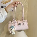 Élégant sac à bandoulière rétro rose avec un adorable pendentif ours en peluche - Avec Pendentif Ours en Peluche / Rose