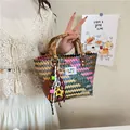 Bolso de playa colorido tejido a mano con asas de bambú y colgante de estrella - Con Llavero / L / Multicolor