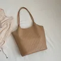 Grote geweven draagtas voor dames in elegant kaki voor dagelijks woon-werkverkeer - Khaki