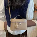 Sac bandoulière vintage en cuir kaki avec double fermeture éclair et poignée supérieure - Kaki