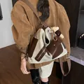 Grande borsa tote retrò color crema e marrone con una tracolla larga e regolabile - Con Ciondolo a Orsetto / Grigio