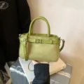 Vintage matgroene emmerhandtas voor dames met verstelbare schouderriem - Regular Fit / Groen
