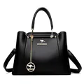 Bolso de mano elegante en cuero granulado negro con gran capacidad y logo dorado - Negro