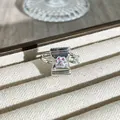Detailaufnahme eines silbernen verstellbaren Rings mit süßem Katzenpfoten-Anhänger - Katzenpfote Snackbeutel-Stil (1) / Einstellbar Offen