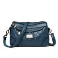Elegante borsa a tracolla in morbida pelle trapuntata blu petrolio con cerniere - Blu