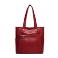 Elegante bolso tote de cuero suave rojo oscuro con gran capacidad para mujer moderna - Rojo