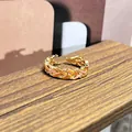 Anillo abierto trenzado vintage dorado con esmalte de colores rosa y naranja - Estilo de esmalte rosa y naranja con textura trenzada (nº 21) / Anillo Abierto N.º 21