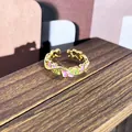 Anillo vintage de esmalte dorado con flores rosas y motivos de hojas verdes para mujer - Estilo floral rosa y púrpura con hojas verdes (nº 22) / Anillo Abierto N.º 22