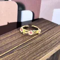 Elegante anillo vintage bañado en oro con flores de esmalte rosa y detalles vivos - Estilo de pétalos de flor de cerezo rosa (nº 25) / Anillo Abierto N.º 25