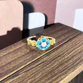 Anillo vintage chapado en oro con flor de esmalte azul y perla blanca central. - Estilo Perla Flor Degradado Azul (60号开口戒指)
