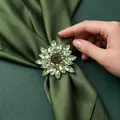 Eleganter smaragdgrüner Sonnenblumen-Brosche mit Acrylkristall-Blütenblättern auf Seide - Sonnenblumen-Stil / Antikgold (Grün)