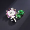 Exquisite Marienkäfer- und Blumenbrosche im Waldstil mit grünen Blättern und Emaille - Blumen und Marienkäfer-Stil (XD824288)