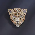 Vintage leopardkopf-brosche mit funkelnden strasssteinen für stilvolle herrenanzüge - Gold