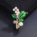 Eleganter grün emaillierter Maiglöckchen-Anstecknadel mit weißen Perlen und Kristallen - Maiglöckchen Blüte Stil (XD824267)
