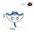 Cartoon roggen koelkastmagneet van PVC zacht rubber, blauw en wit, maat 5,5cm x 5cm - 魔鬼鱼(BXH25007)