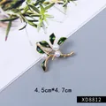 Elegant green enamel leaf brooch with white pearls in gold finish for suits and dresses - 4.5cm*4.7cm / Leaf Style (XD8812)