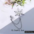 Elegant silver snowflake brooch with white pearls and double pin chain accessory. - 15.5cm*3.5cm / Silver Snowflake Chain (XD8798)