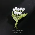 Eleganter grüner Blatt-Brosche mit weißen Perlen, Größe 3,6x5,1cm, Gewicht 8,5g - Maiglöckchenstrauß Stil (XD10328)