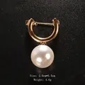 Elegant gold U-shaped brooch pin featured with a large white faux pearl pendant - Simple U-Shaped Horseshoe Pin (XD9336-1) / 2.0x3.5cm / U-Shaped Horseshoe Pearl (Gold)
