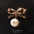 Elegant gold-finished bow brooch featuring a white pearl pendant for women's suits - Simple Polished Bowknot Pearl (XD8871-1) / 3.3x3.4cm / Polished Gold Bowknot Pendant Pearl (Gold)