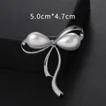 Silver bow brooch with teardrop pearls and rhinestones for shirts, size 5.0x4.7cm - Bowknot Style (XD9366) / Silver