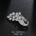 Silver peacock brooch with sparkling crystal rhinestones for clothing accessories - Peacock Shape Style (XD3488) / Silver