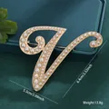 Vintage gold-plated letter V brooch inlaid with elegant pearls, 6.4cm high, 13.8g - Letter V