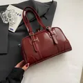 Elegante bordeauxrode lakleren handtas met grote capaciteit voor dames in mode - Rood