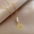 Vintage gold chain necklace featuring three white pearls and a hollow rose pendant - Hollow Rose Pearl Style (X507金) / Gold