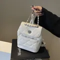 Mini sac à dos matelassé blanc chic pour femmes avec bretelles en chaîne argentée - Blanc Cassé