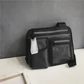 Schwarze taktische Techwear-Umhängetasche mit Netztasche und funktionalem Design. - Grau