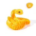 Vista detallada de víbora articulada impresa en 3D con acabado dorado de seda de alta calidad - 30cm / Oro de Seda