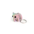 Detailopname van een 3D-geprinte schattige olifant sleutelhanger in regenboogkleuren - Beweegbare Gewrichten / Mistbos