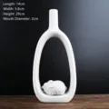 Elegante vaso in ceramica opaca bianca con decoro dello zodiaco del maiale moderno - High zodiac sheep