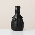 Eleganter moderner schwarzer Keramik-Blumenvase im Körperkunst-Stil für Dekoration - Erhobene Arme Pose / Hellschwarz